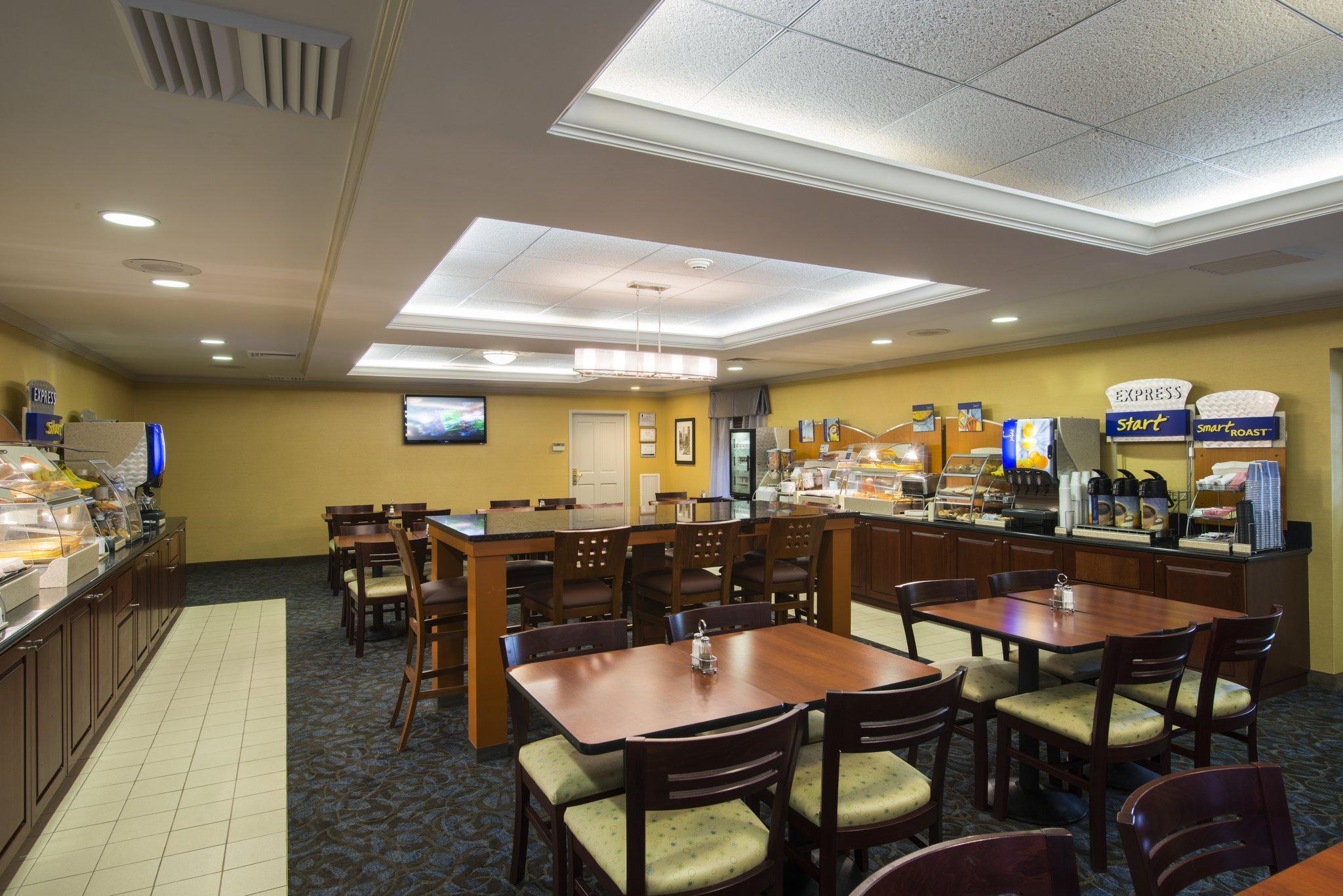 Holiday Inn Express Hotel & Suites Philadelphia - King Of Prussia By Ihg Dış mekan fotoğraf