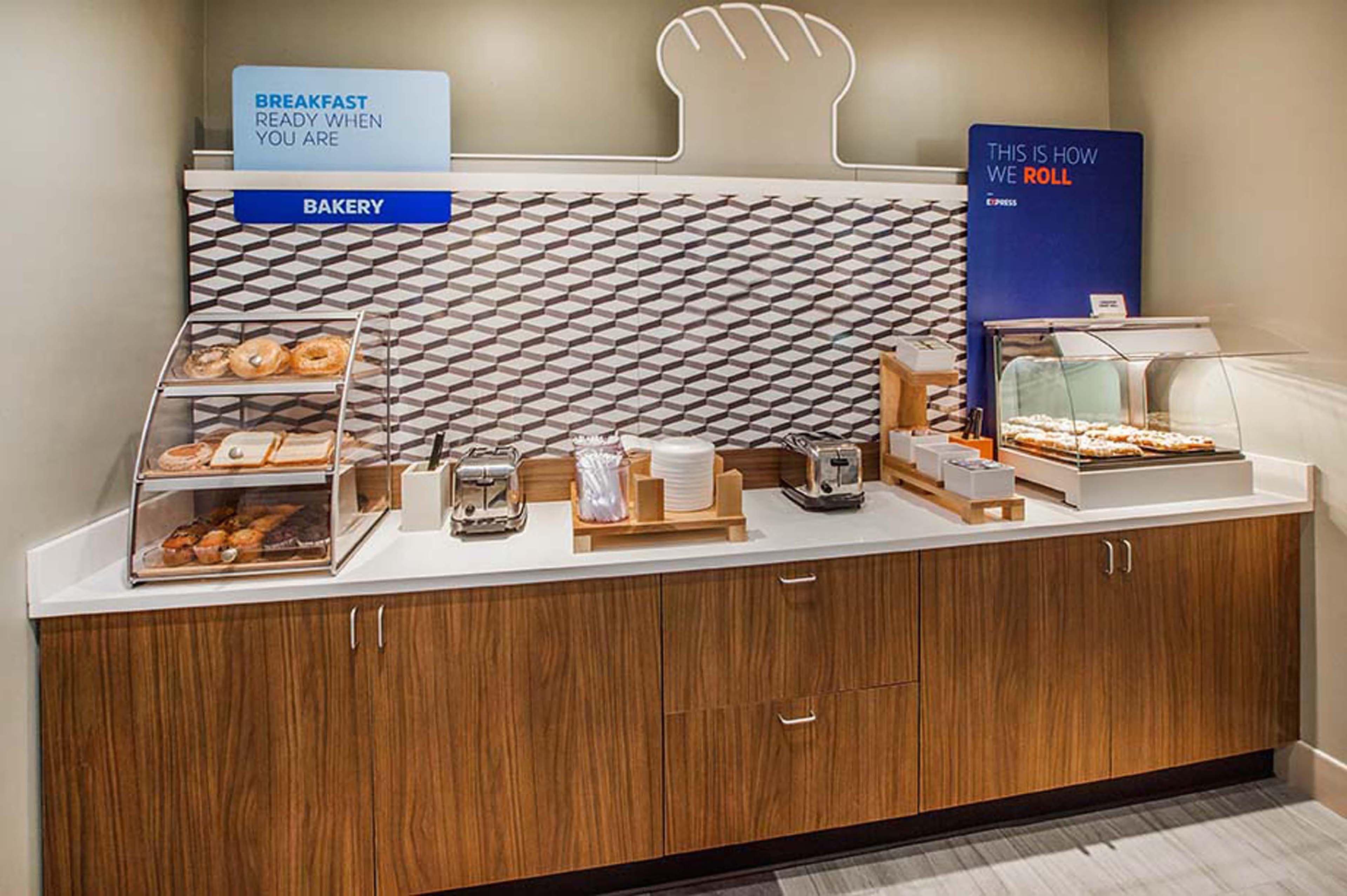 Holiday Inn Express Hotel & Suites Philadelphia - King Of Prussia By Ihg Dış mekan fotoğraf